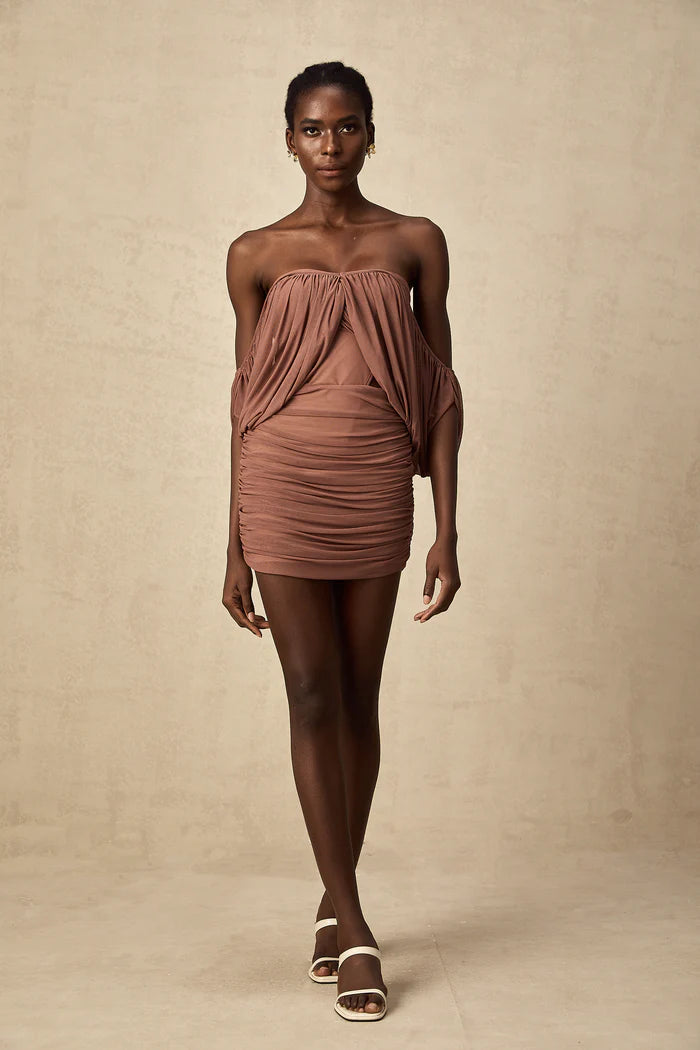 Zohra Bodys et jupe à épaules éteintes