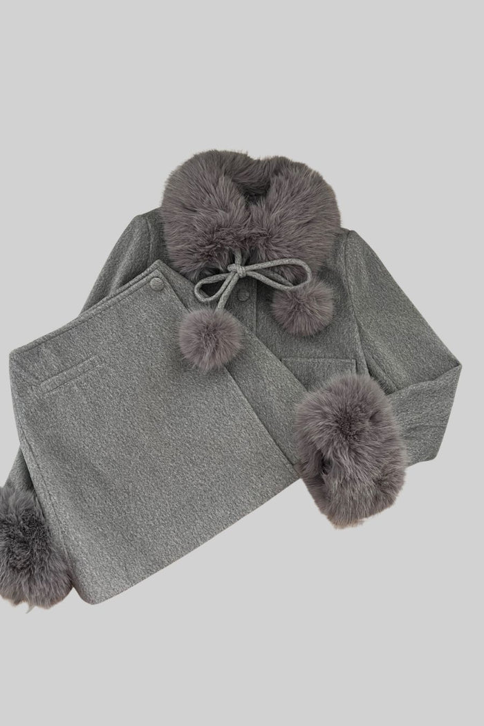Ensemble en deux pièces avec veste garnie de fourrure et jupe assortie - Gray