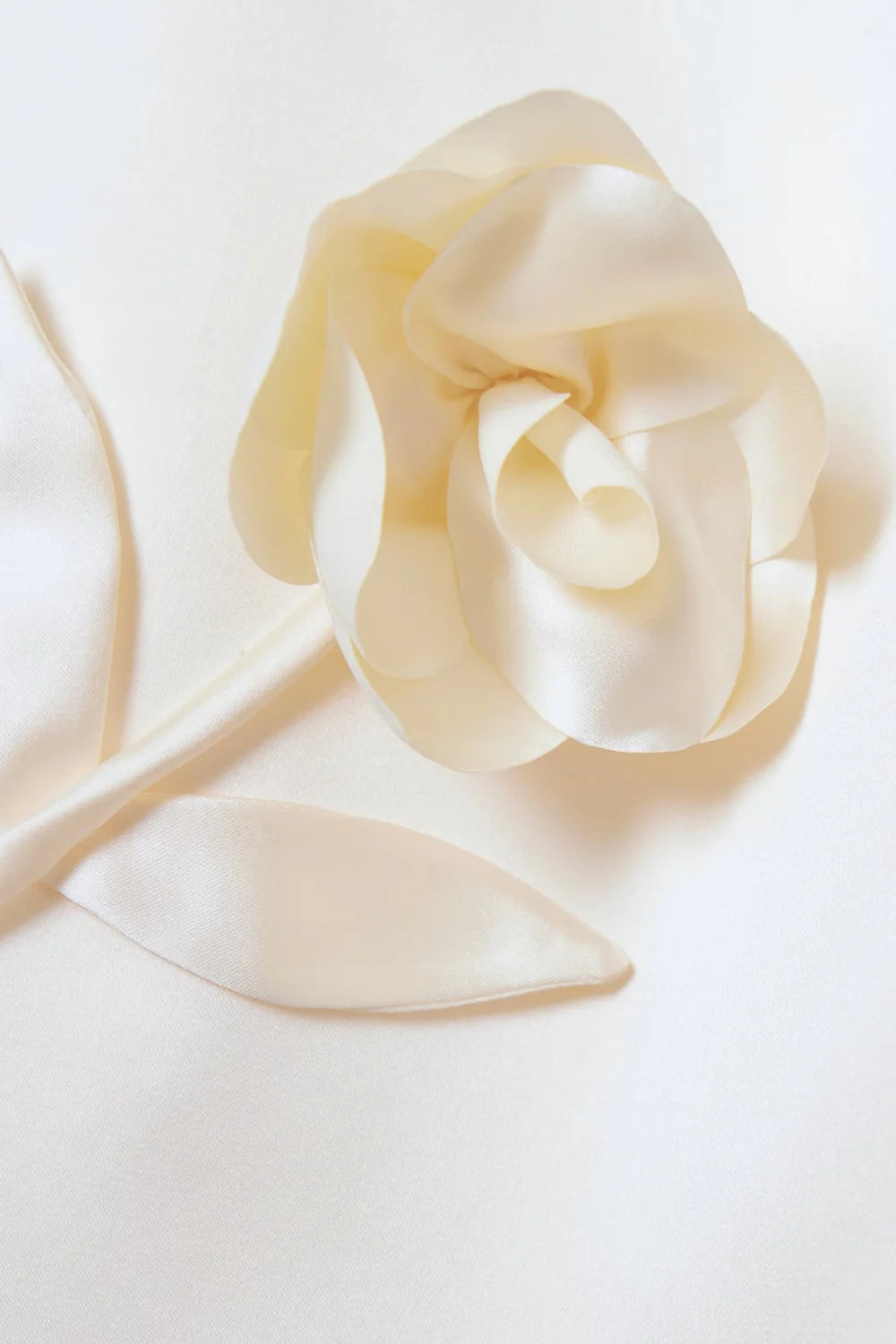 Satin Mini Dress with 3D Floral Appliqués - Ivoire