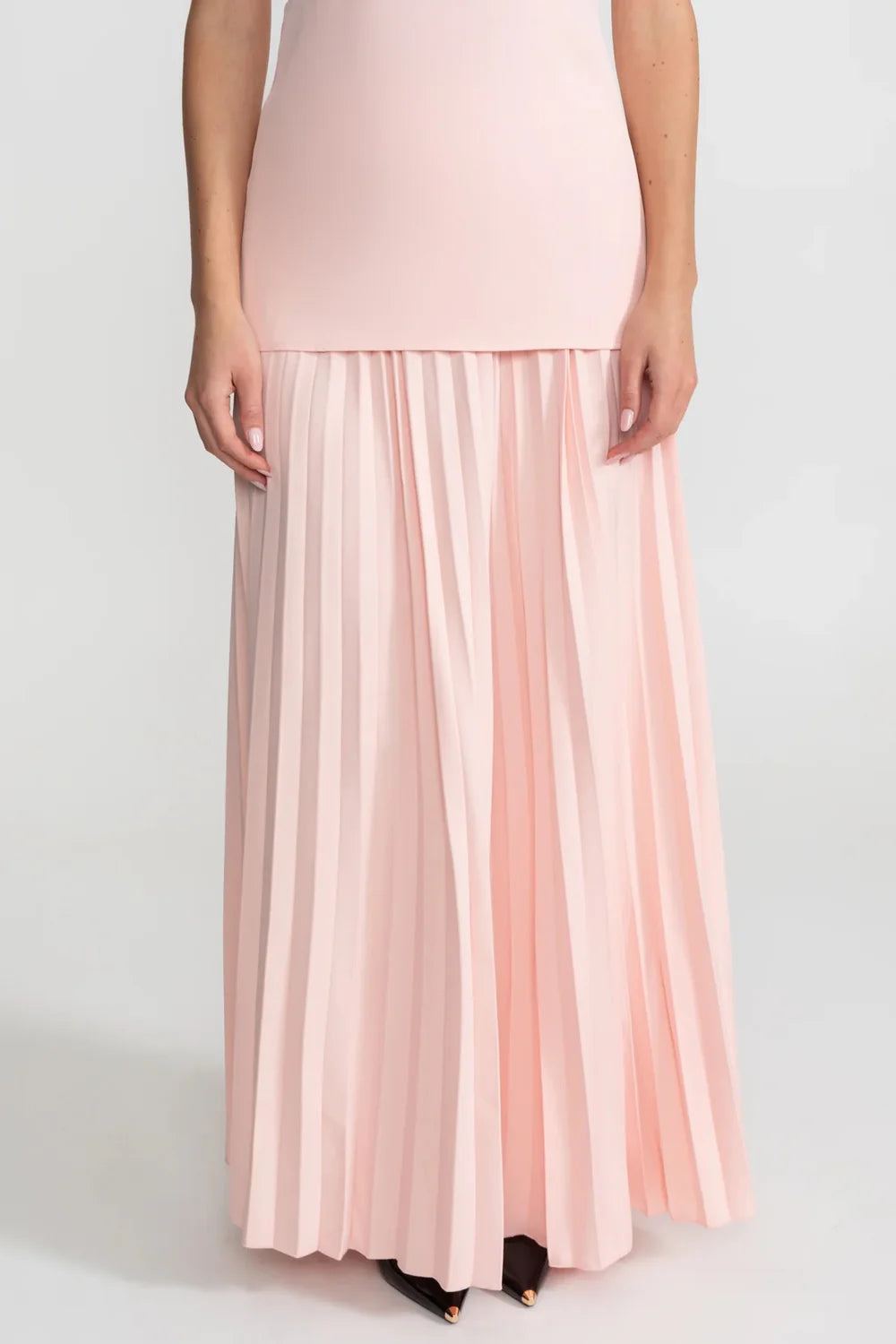 Sleeveless Maxi Co-Ord With Tailored Bodice And Pleated Skirt - Peach