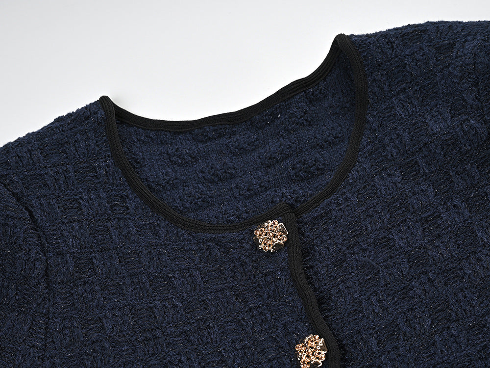 Strick gepresstes Faltenkleid