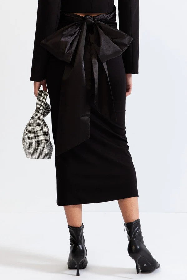 AZAELA Ensemble élégant avec éléments floraux et détails en satin