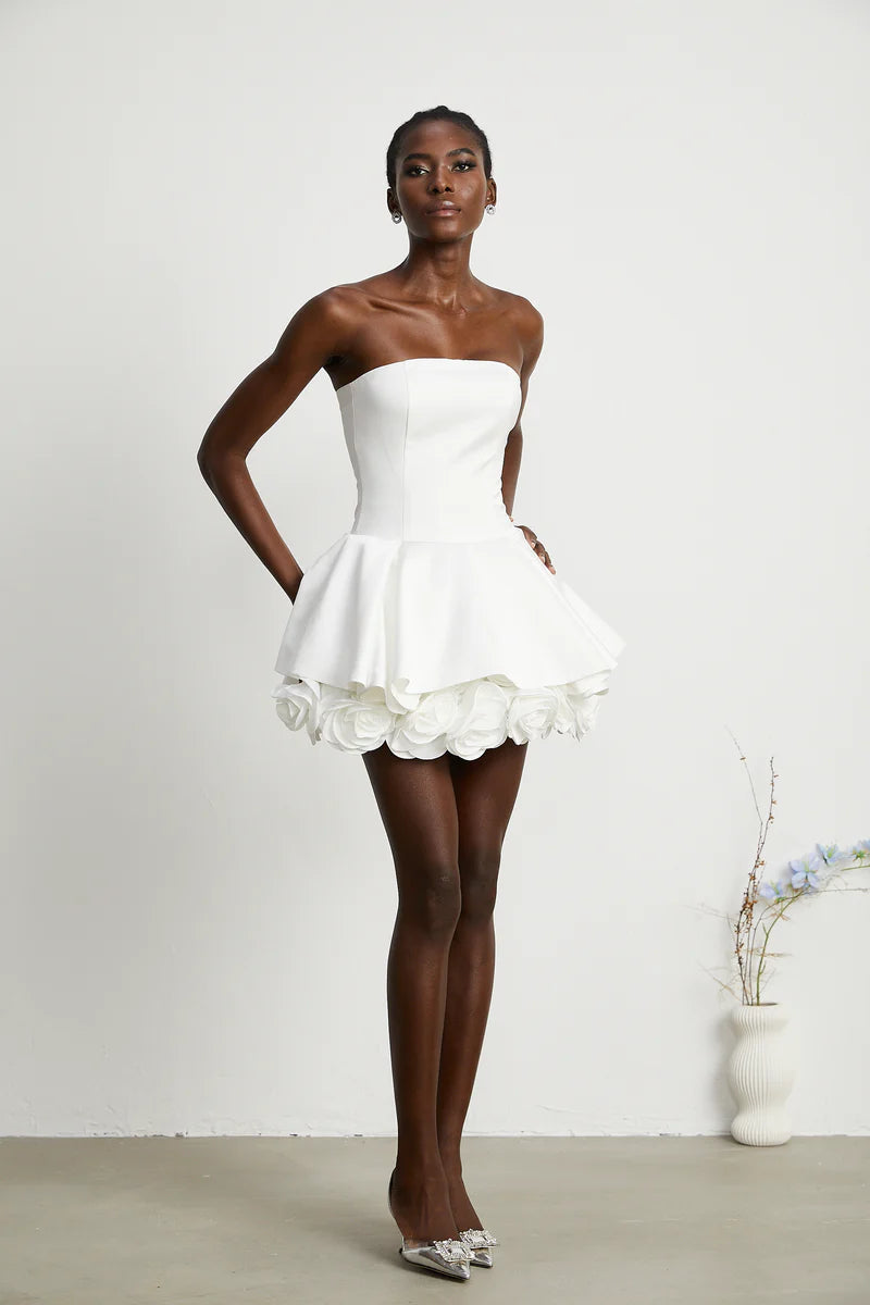 Lucie White Petal-Layered sans bretelles Corset Mini robe