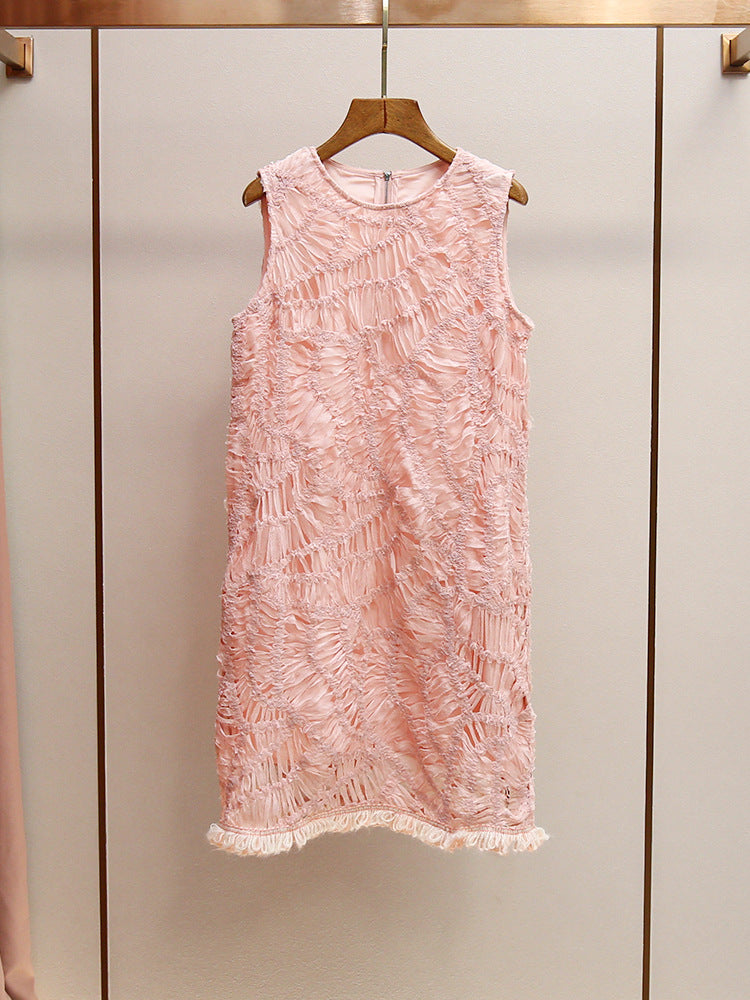 Faltentextur besticktes Kleid