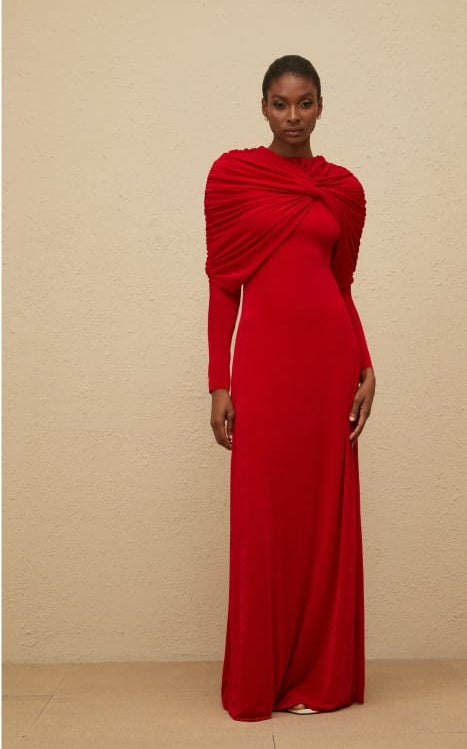 Moderne Red Cape-Design Ruched Maxi Dress