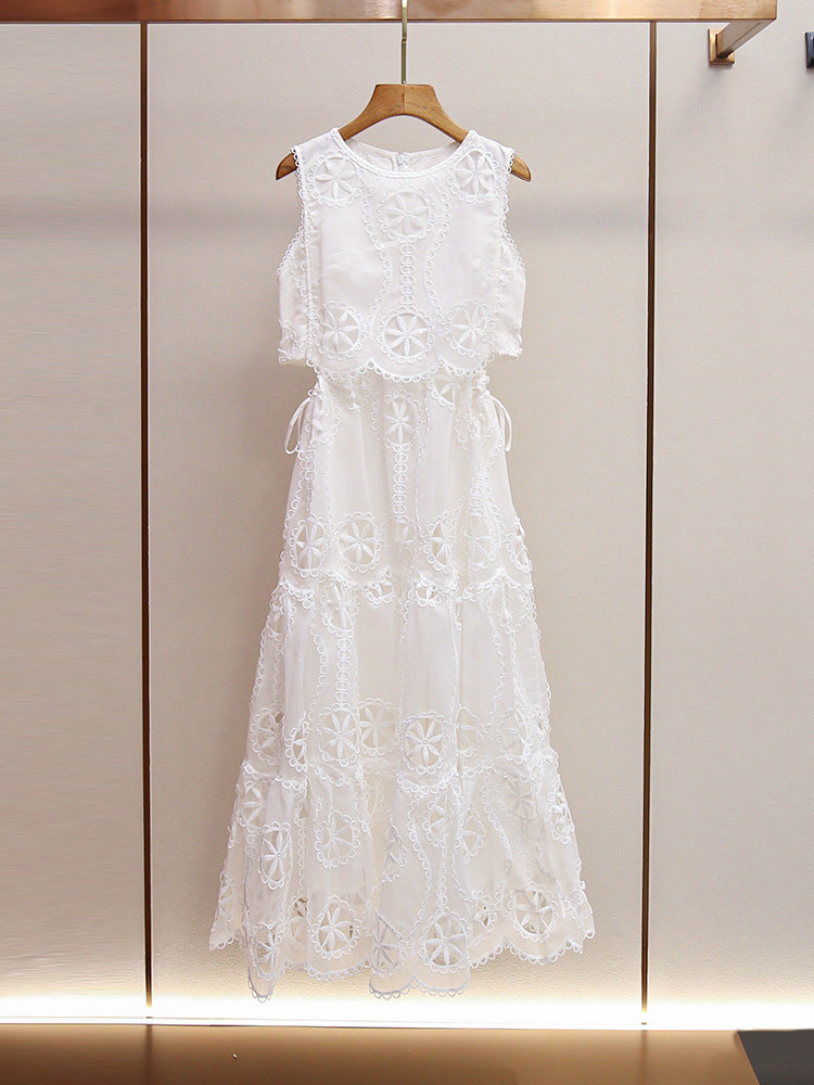 Robe à découpes en dentelle style Hepburn