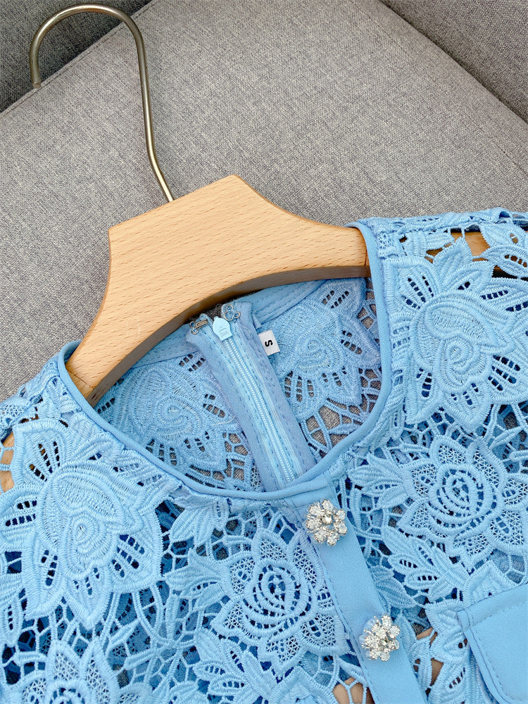 Königliches Kleid im Taille Mille-Stil