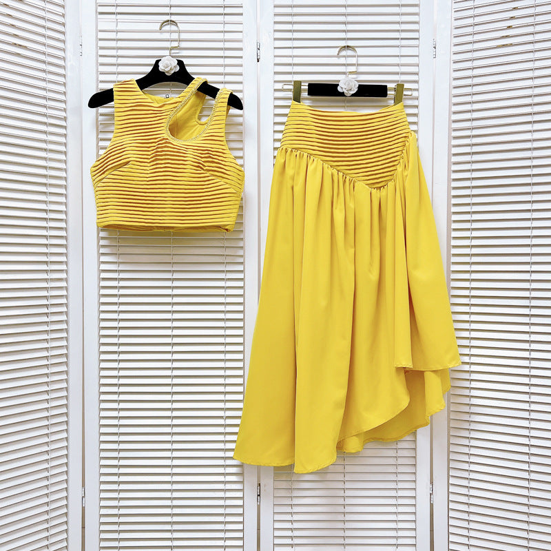 Robe à découpes et épaules dénudées