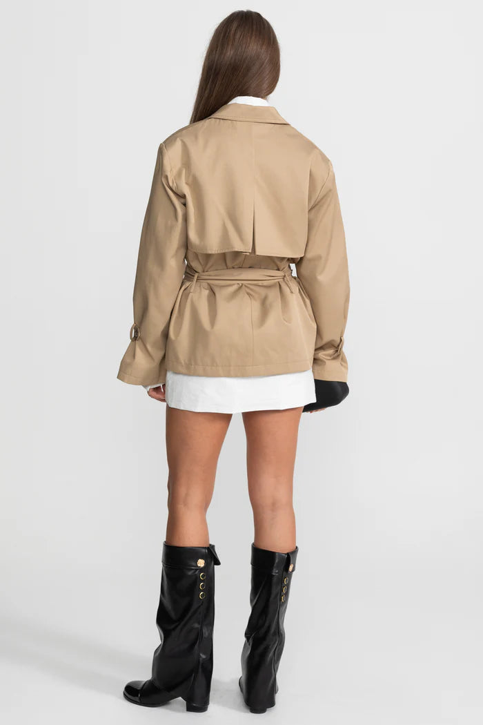 Cropped Double-Breasted Trench Jacket With Belted Waist – Camel
