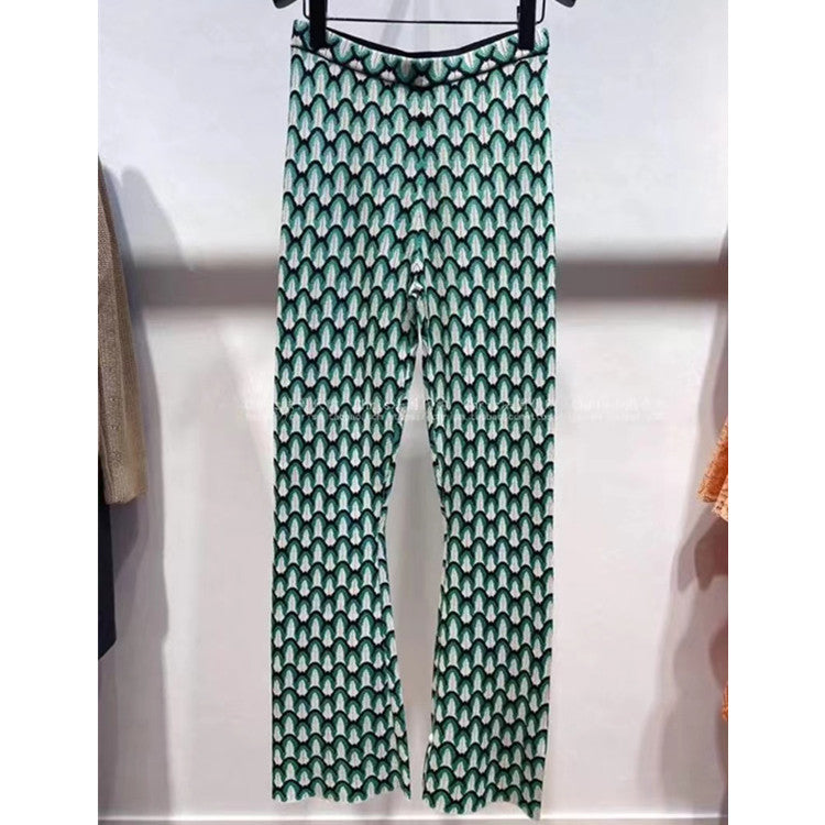 Ensemble haut en maille + jupe évasée taille haute