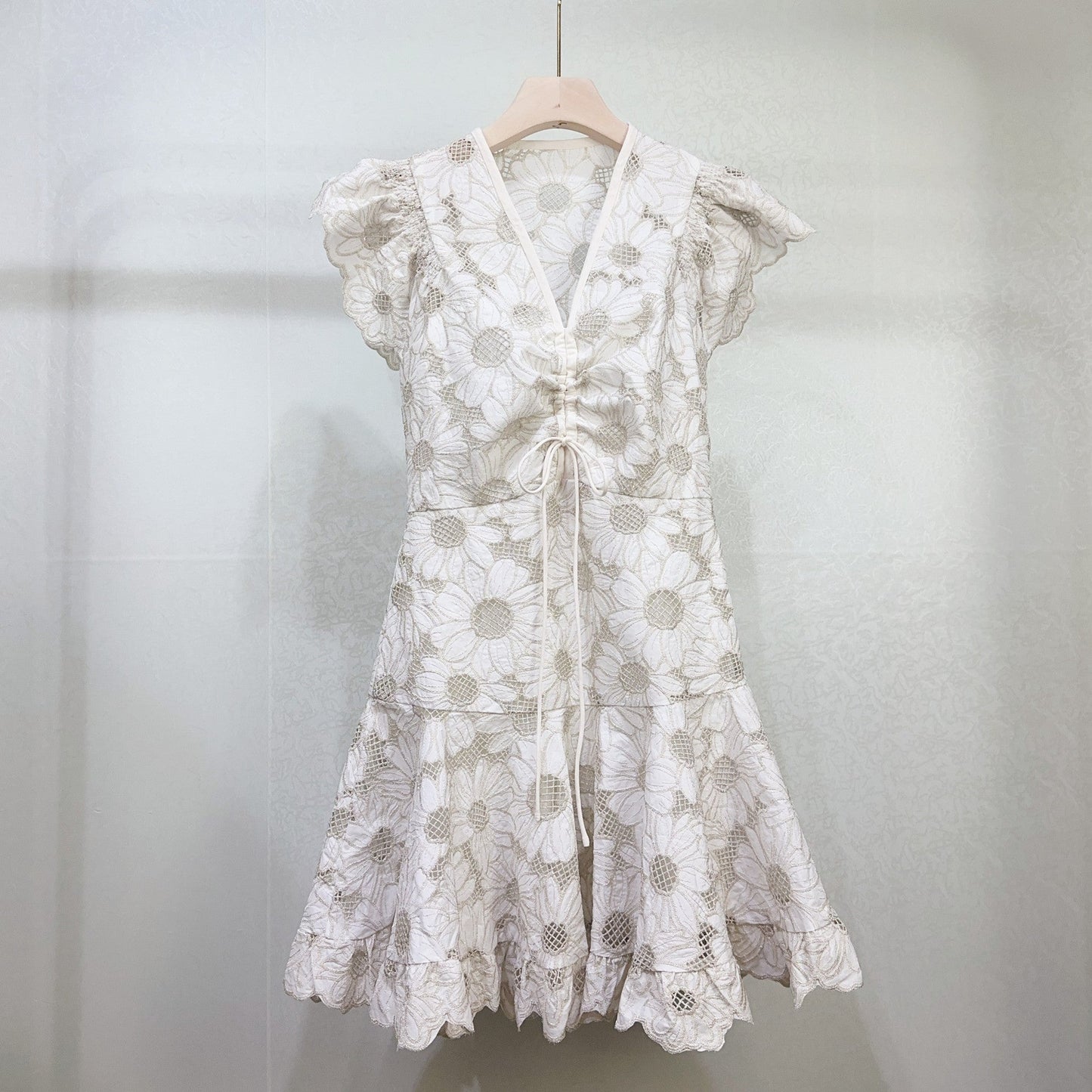 Robe à manches volantées et marguerites