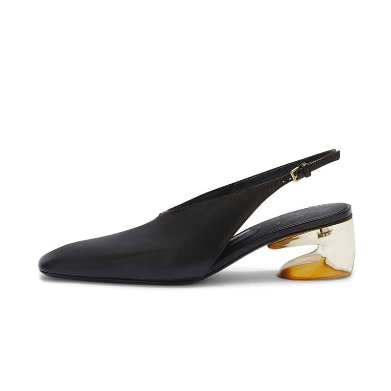 Mid-heel belt buckle shoes