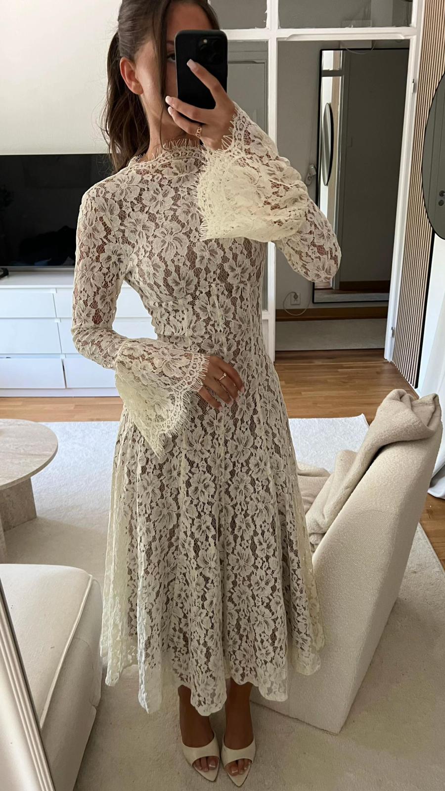 Fidji Maxi lace dress