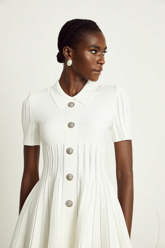 Émilie White Mini robe à côte évasée