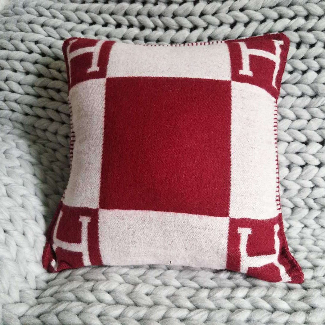 Herme wool pillow
