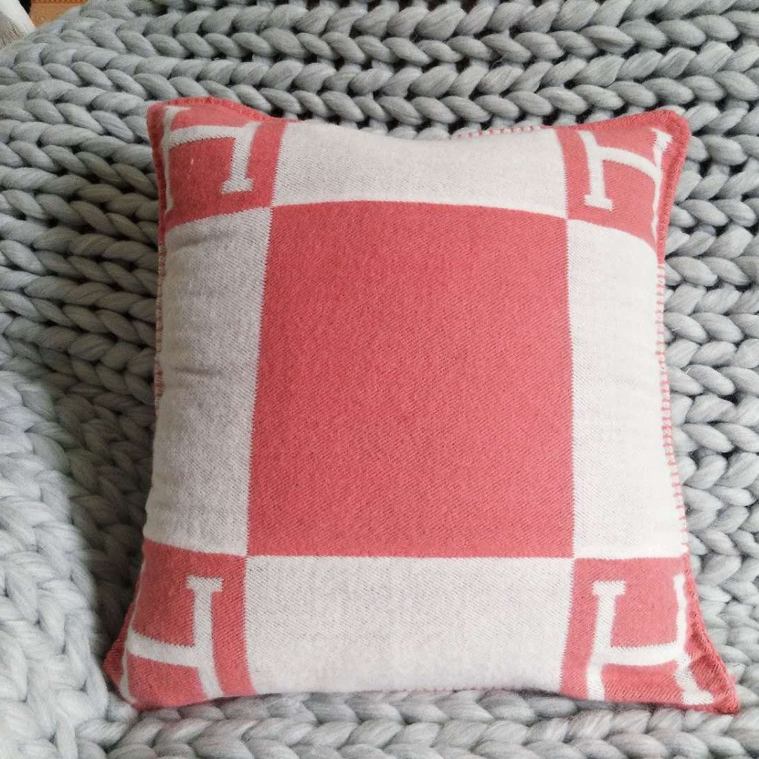 Herme wool pillow
