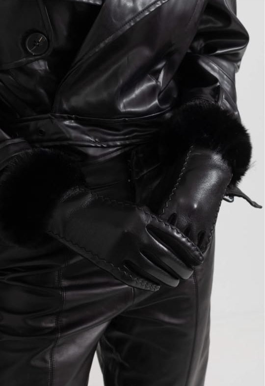 Vegan Leather Gloves With Fur Cuffs - Black