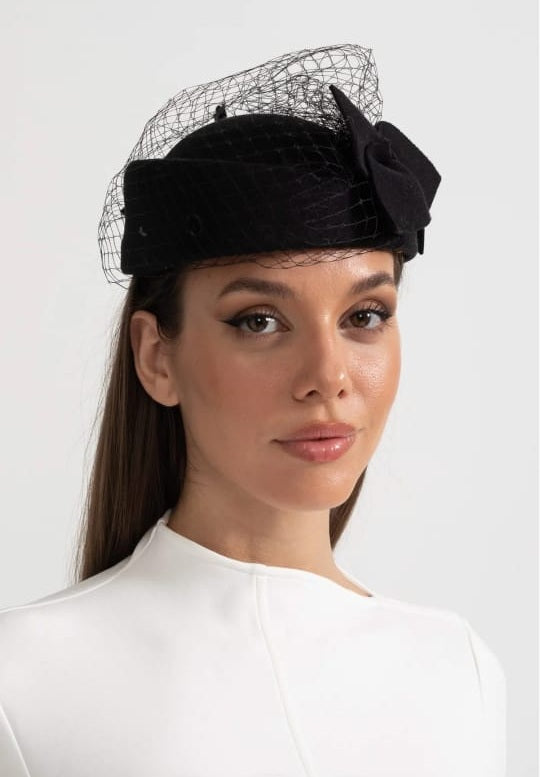 Elegant Hat With Delicate Netting And Decorative Bow Applique - Black