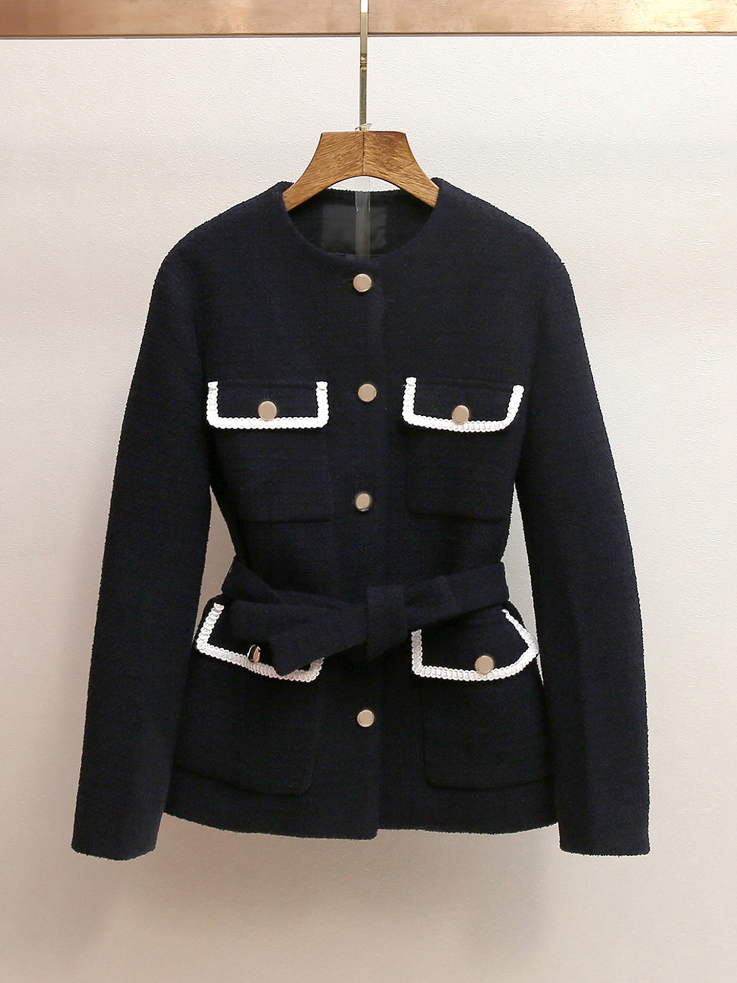 Sngle-breasted long-sleeved jacket