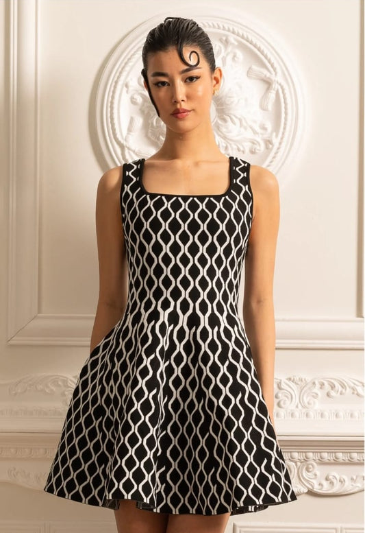 Elegant Mini Dress With White Wave Pattern - Black