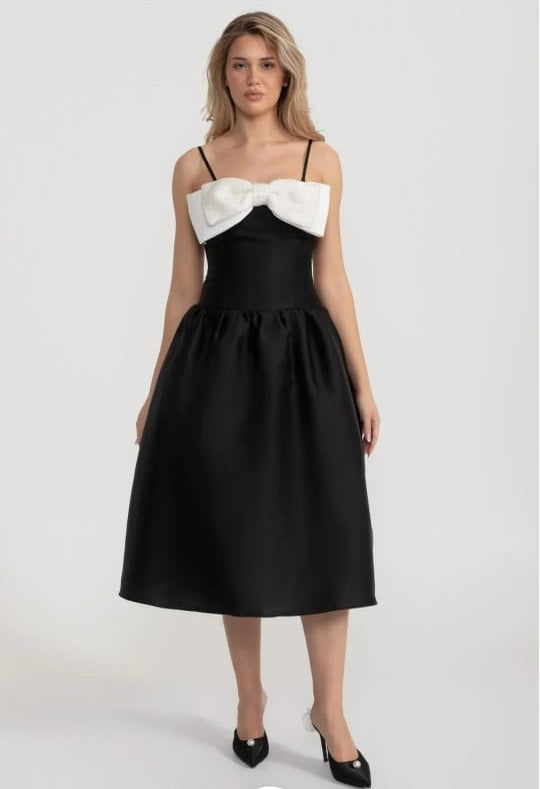 Montiertes ärmelloses Minikleid mit prominenten großen weißen Bogen - schwarz