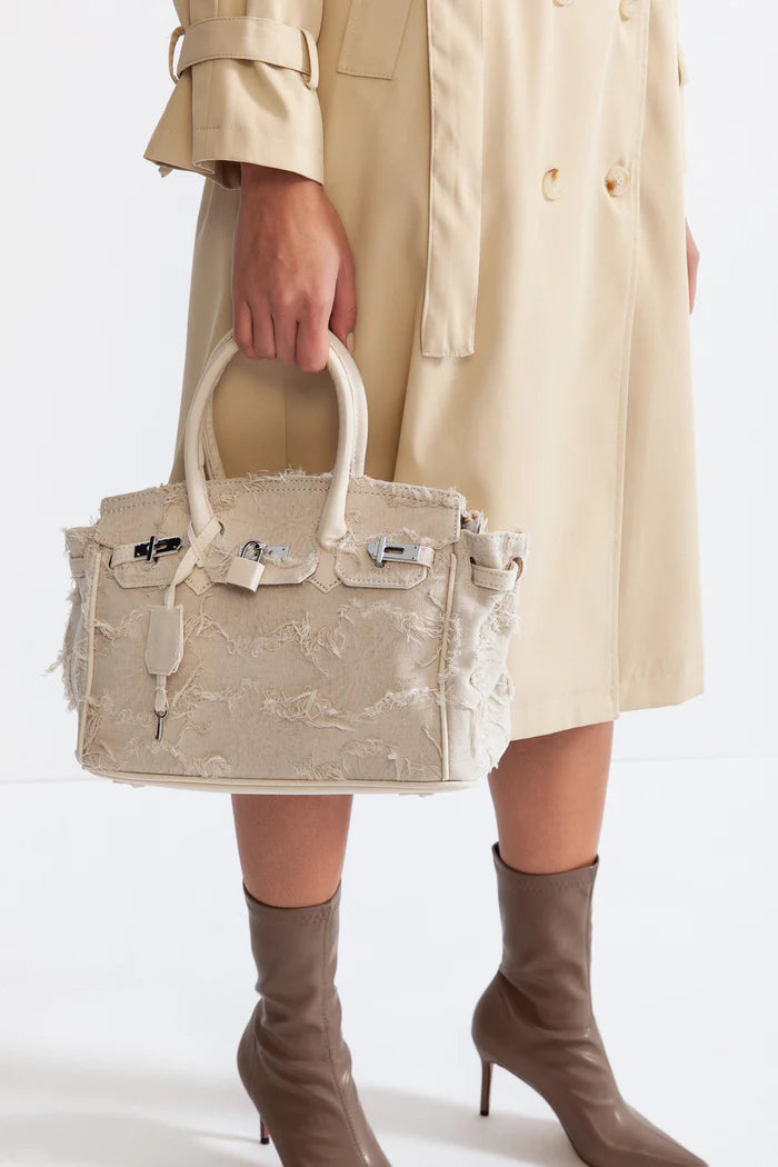 Medium classic hand-bag with chains and pearl details - Cream