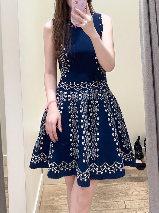 Neckline Slimming Dress