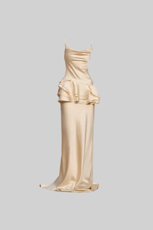 Robe en satin sans manches avec tour de taille peplum en couches - ivoire