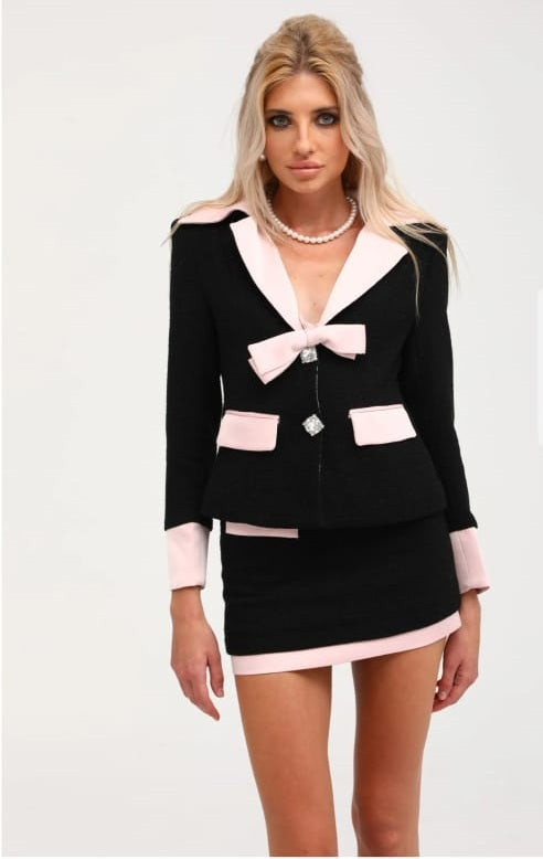 ENSEMBLE DE VESTS ET DE JUPT UAINE BLACK