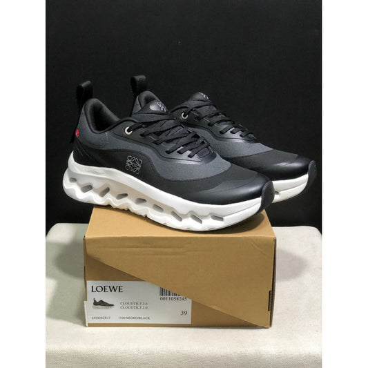 lightweight men's and women's sneakers