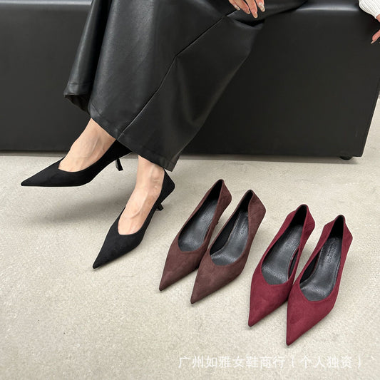 Low stiletto heeled versatile small heels