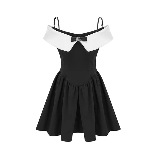 Deniece mini robe noire à l'épaule