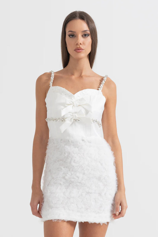 Elegant Silhouette Dress With Textured Fluffy Skirt - White