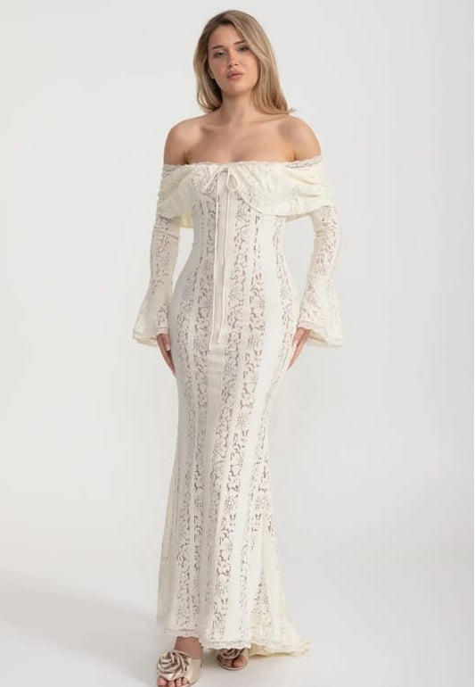 Elegant Off-Shoulder Lace Gown With Long Flared Sleeves - Ivoire
