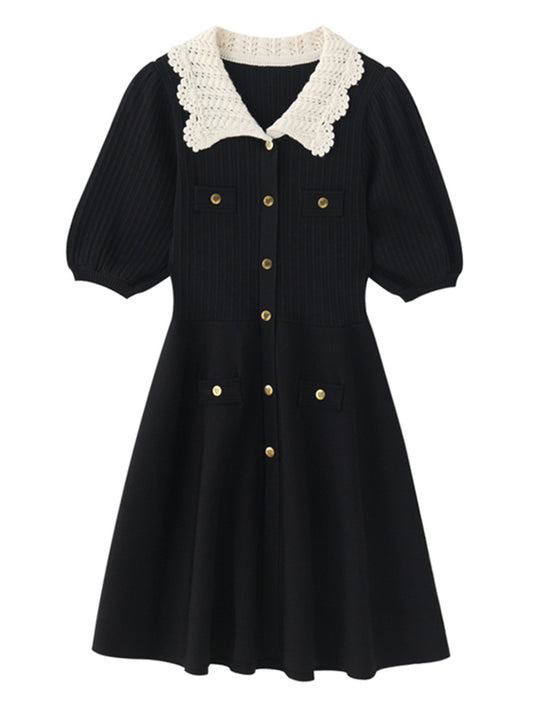 Robe tricotée à col de poupée et découpes tissées