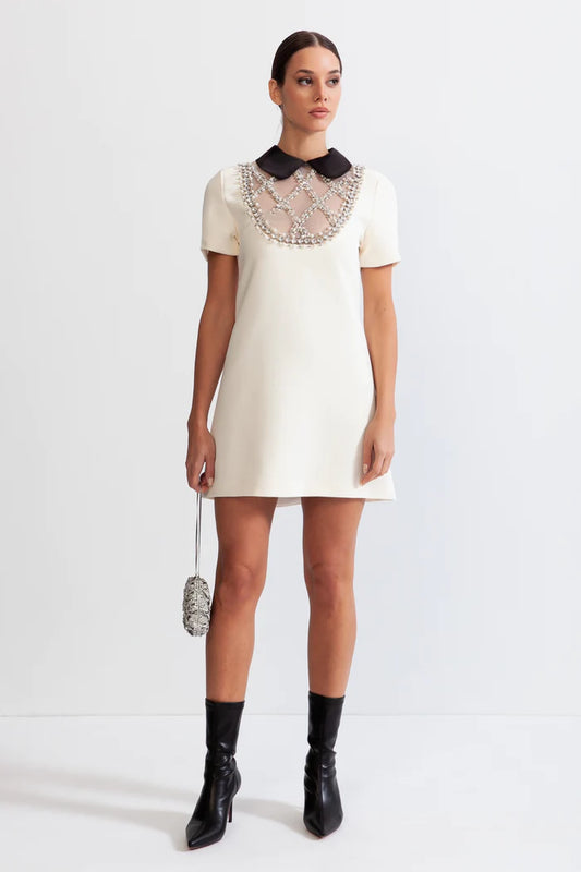 ROBE AVEC COL CONTRASTÉ ET DÉTAILS BIJOUX - BLANC