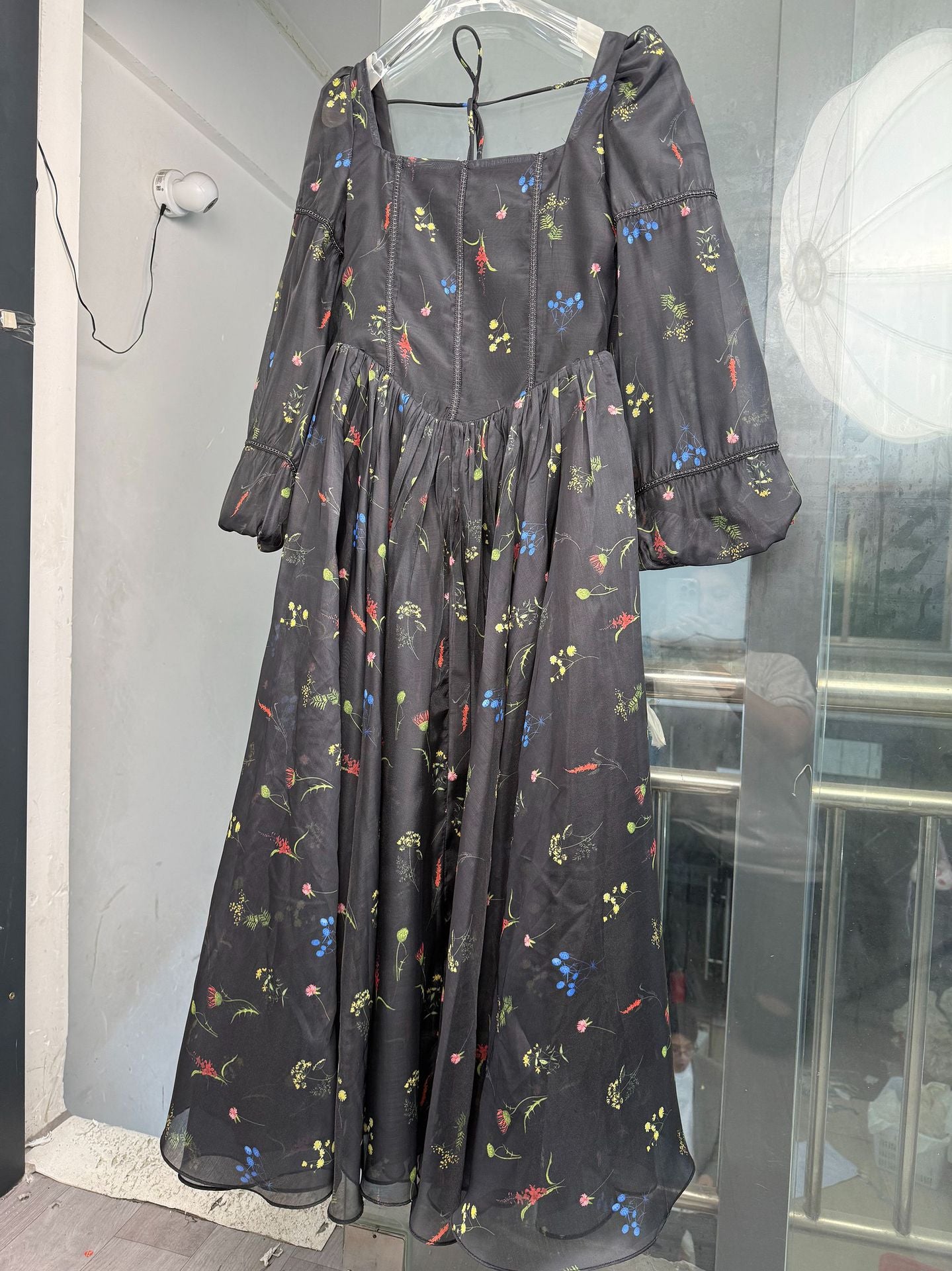 Taille Cinched French Midi Kleid