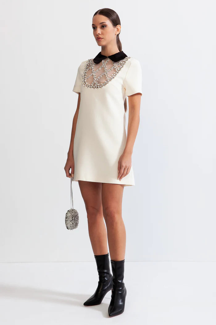 DRESS WITH CONTRASTING COLLAR AND JEWELRY DETAILS - WHITE