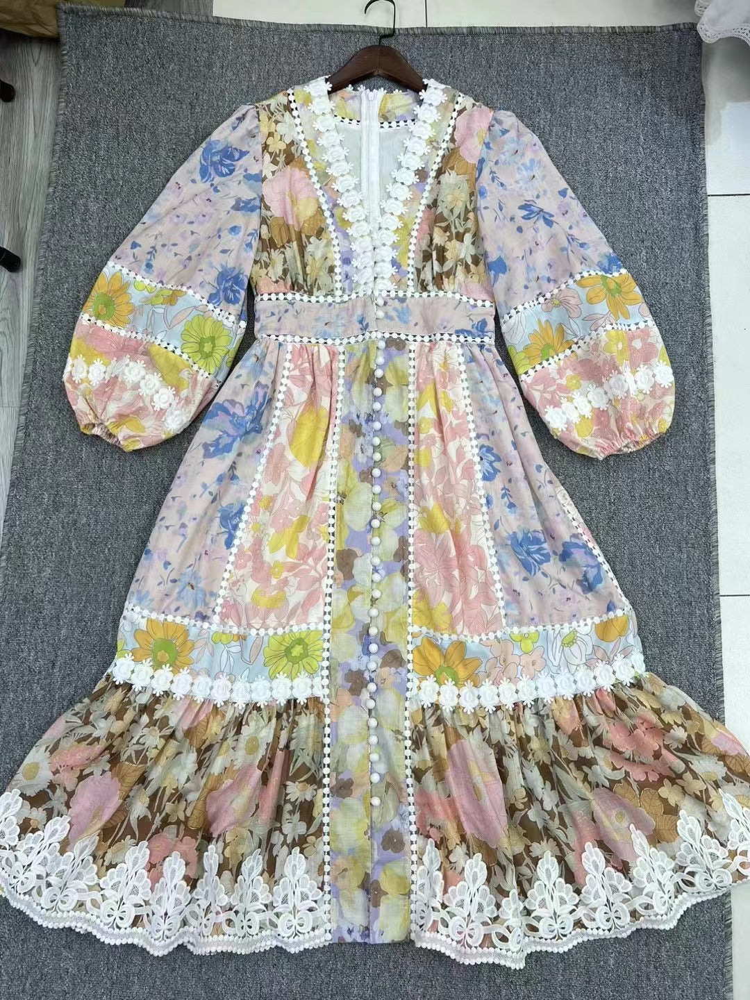 V-neck lantern sleeve dress