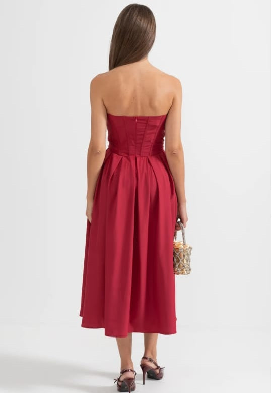 Sophisticated Strapless Midi Dress with Fitted Bodice - Burgundy