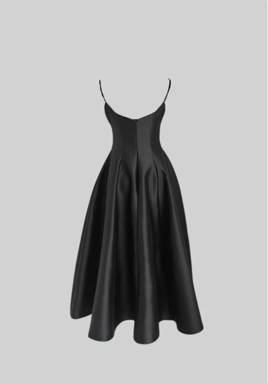 Sleeveless Fitted Dress With Sweetheart Neckline And Flared Knee-Length Skirt - Black