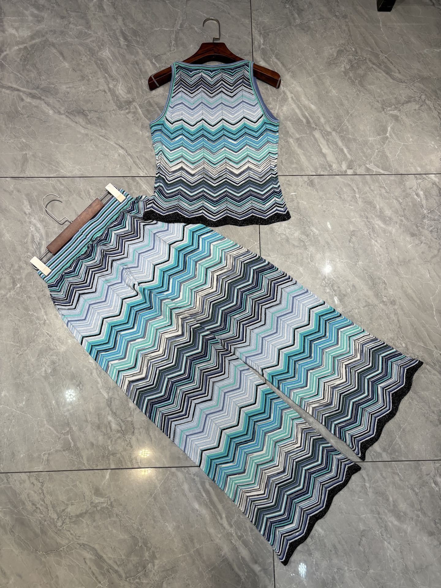 Striped women's fashion set: