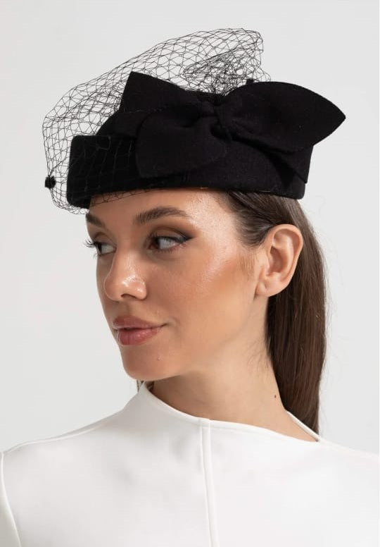 Elegant Hat With Delicate Netting And Decorative Bow Applique - Black