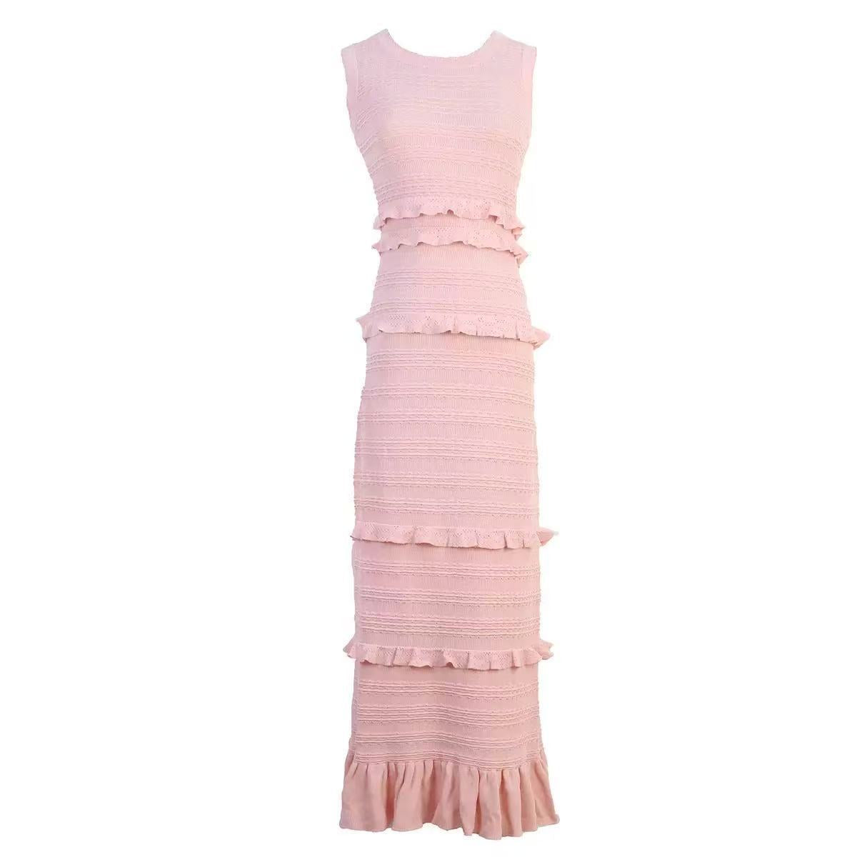 Outfit ruffled sleeveless dress