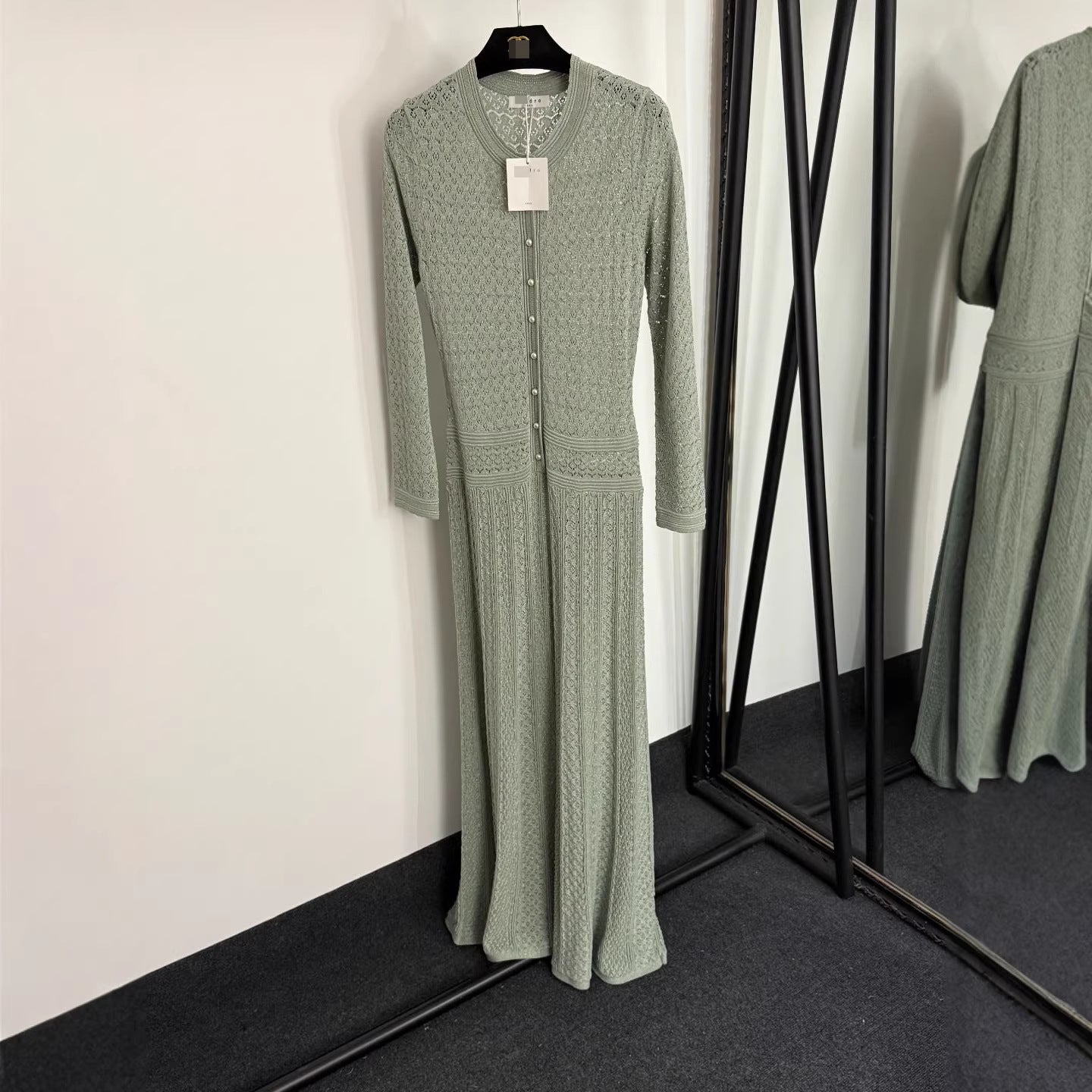 Blend Hollow-Out Knit