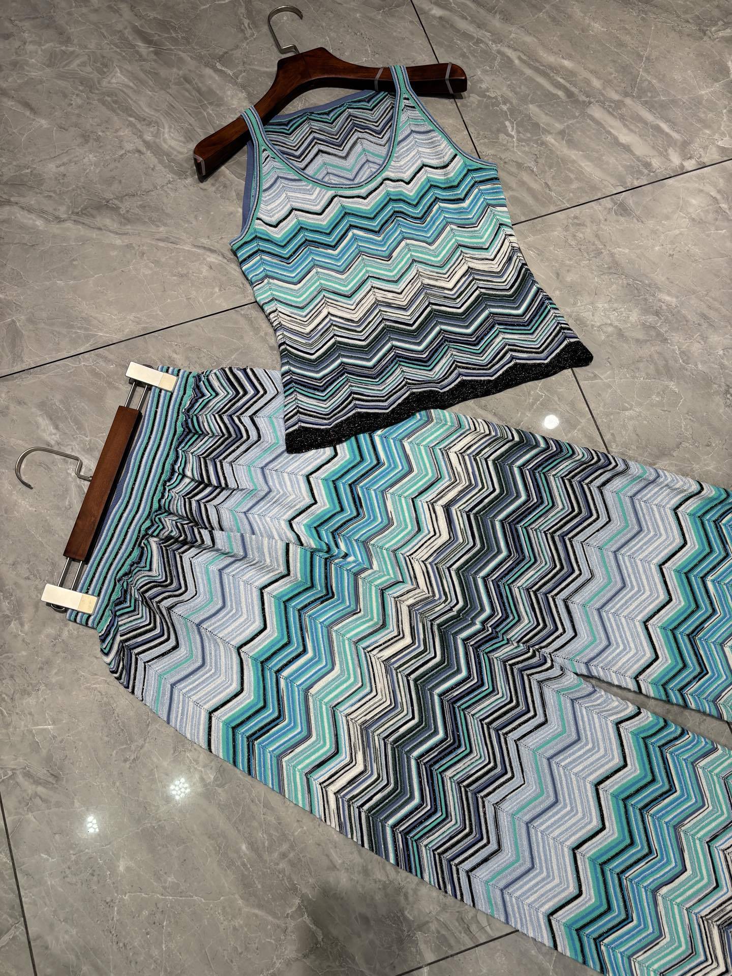 Striped women's fashion set: