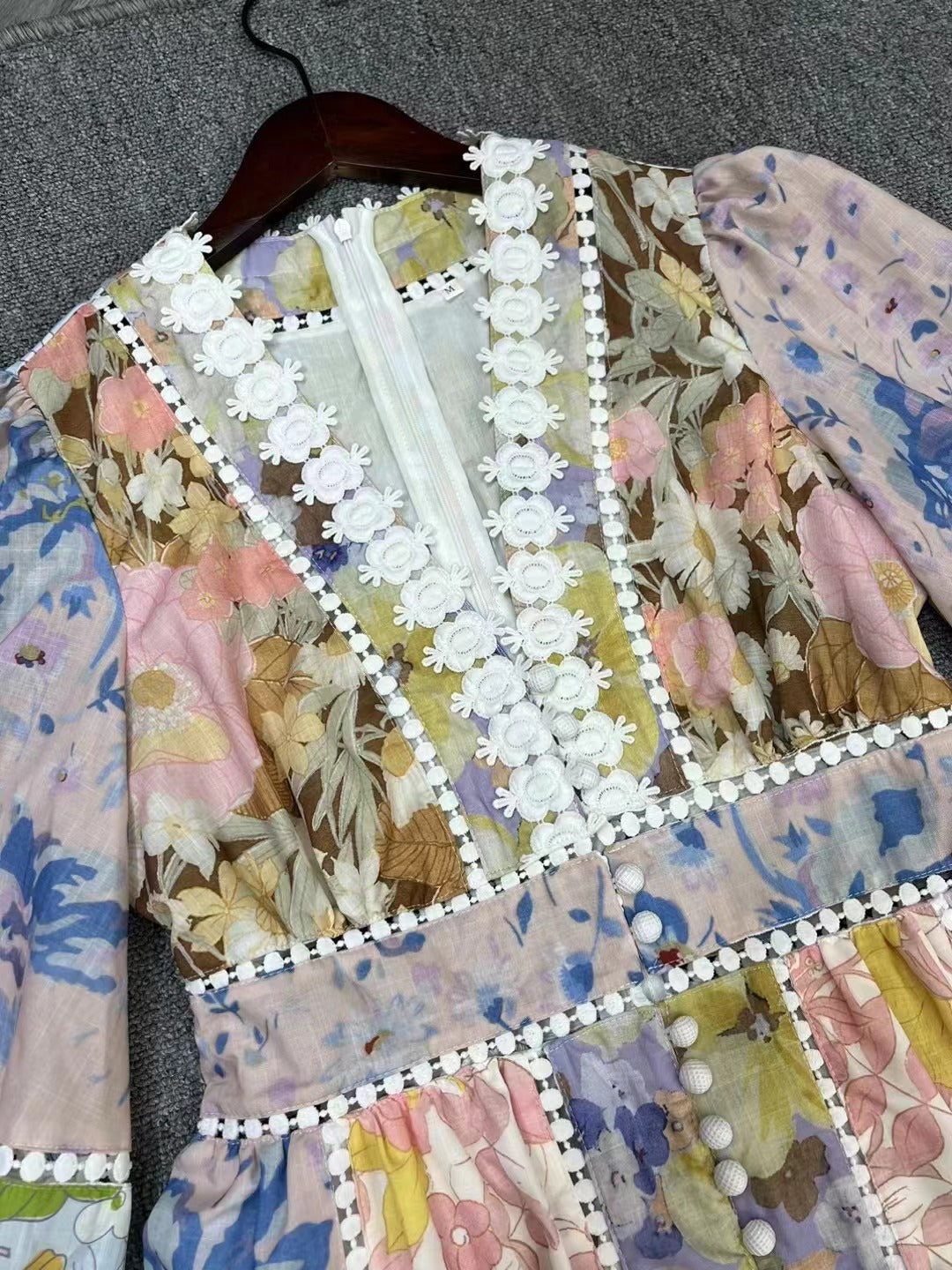 V-neck lantern sleeve dress