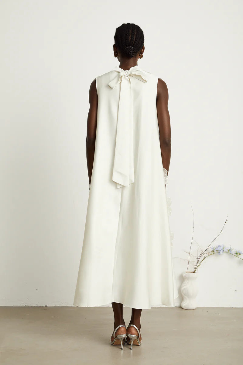 Émilie sleeveless floral-applique maxi dress in White