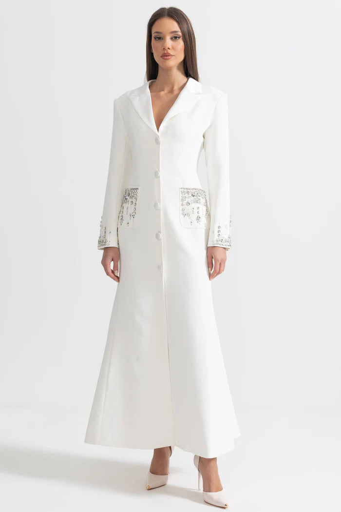 Long Silhouette Dress With Lapels And Crystal Detailing - White