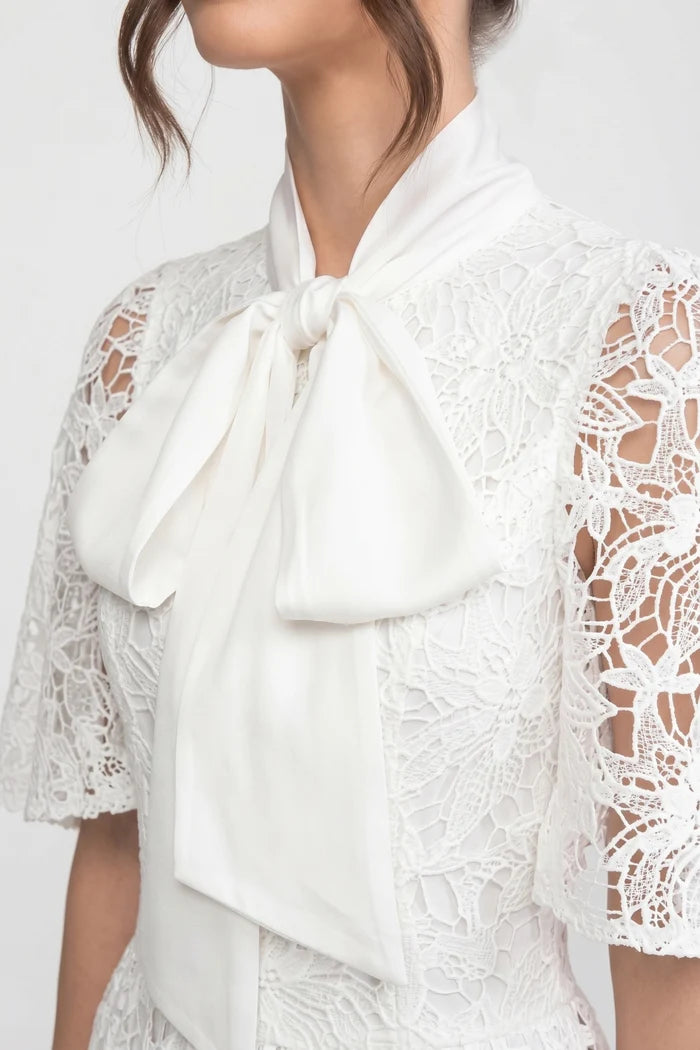 Short-Sleeve Floral Lace Maxi Dress With 3D Bow Detail - White